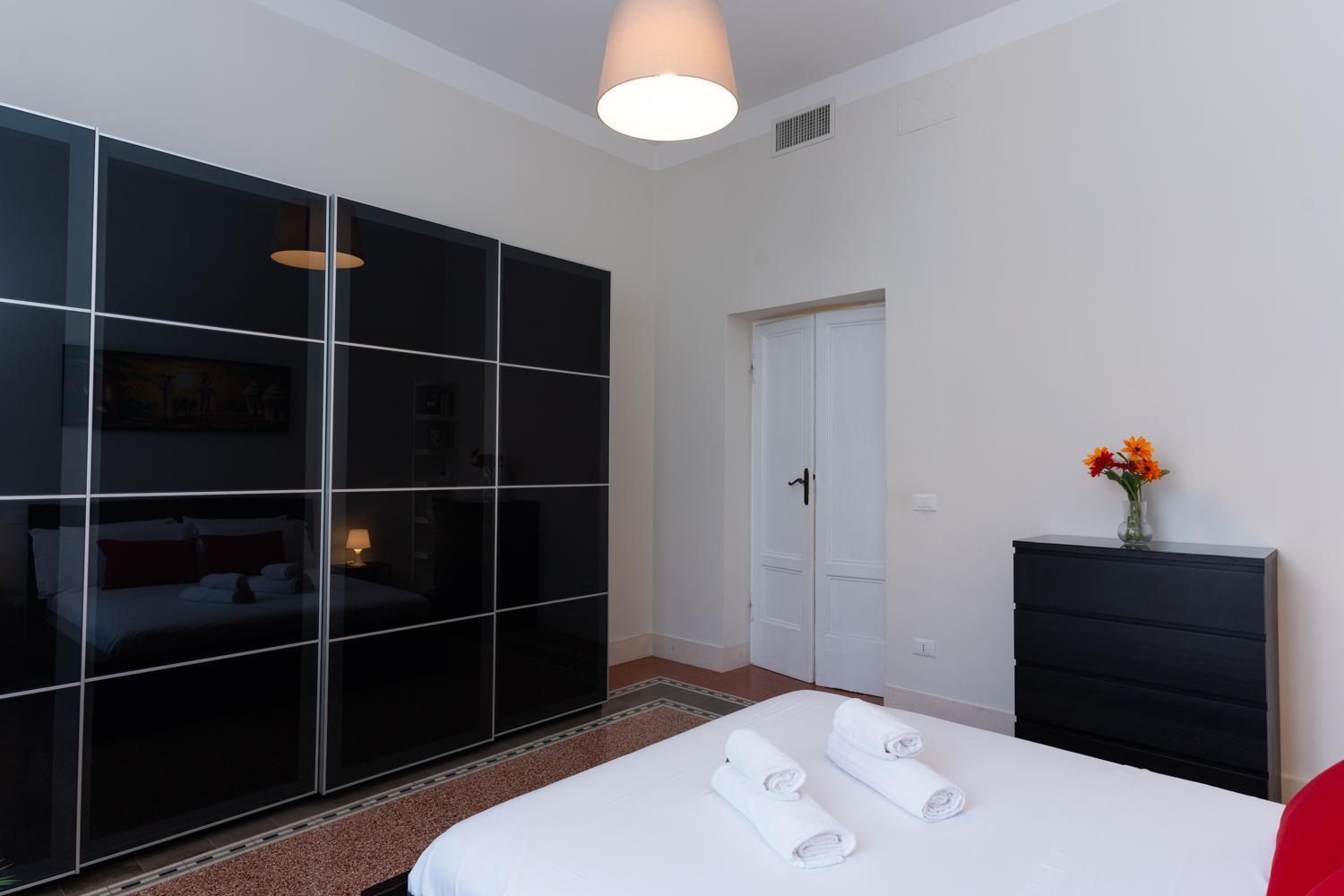 3 Suite Esclusive Con Balcone In Centro Citta, Mare A 450M, Prenota Ora! Пескара Екстер'єр фото